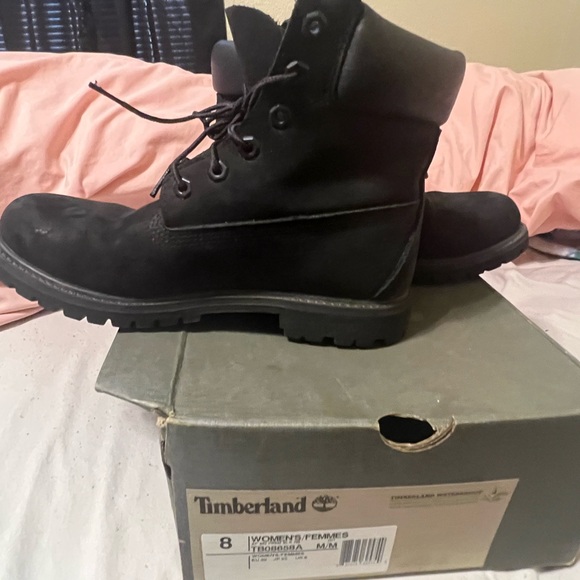 Black worn timberlands - Picture 4 of 5
